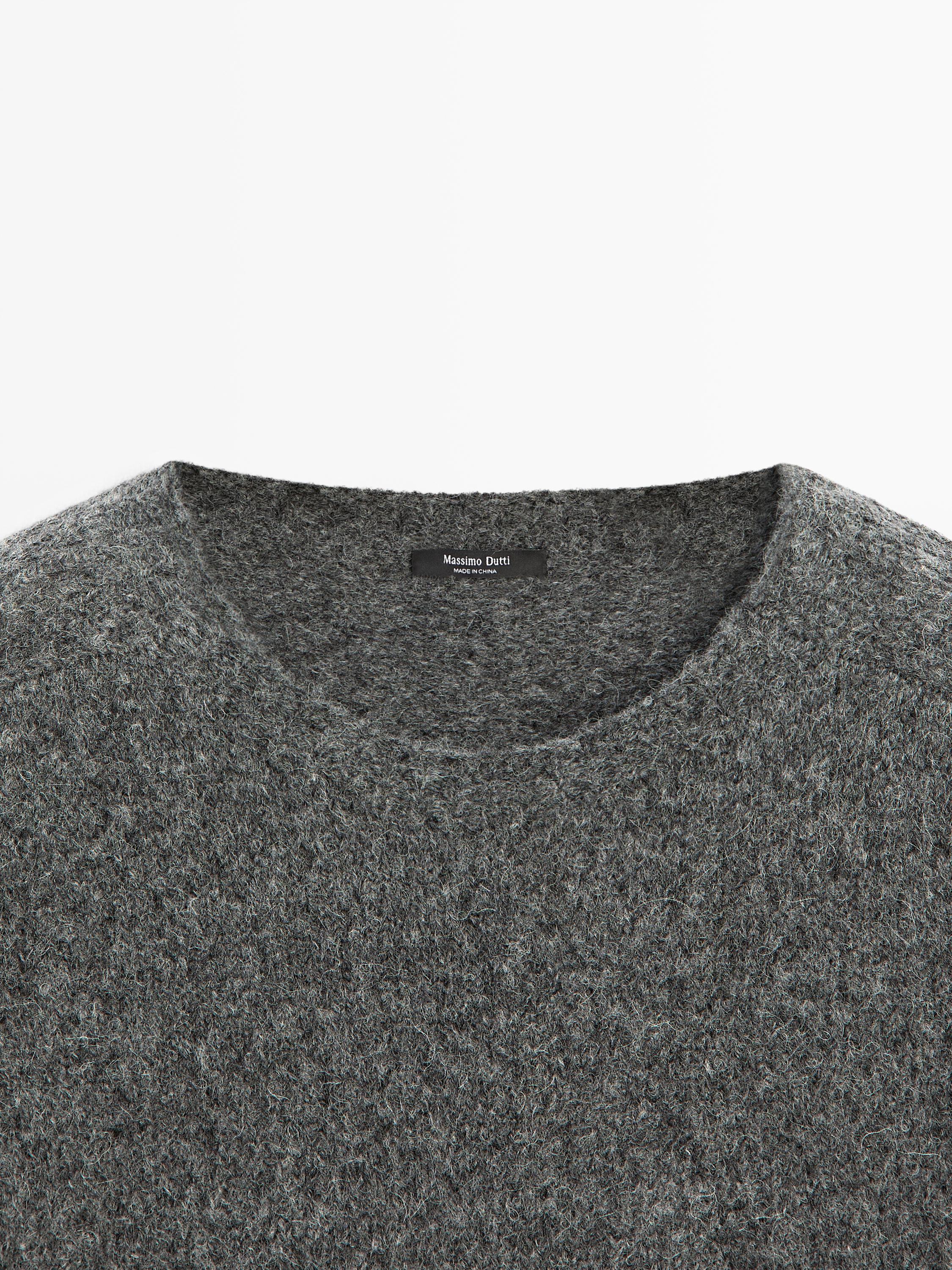 Short knit alpaca and wool sweater